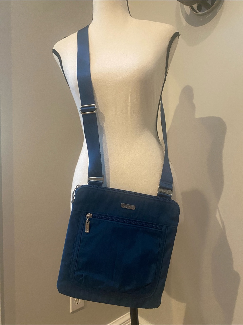 Bagallini large slim cross body travel blue slim lightweight water resistant